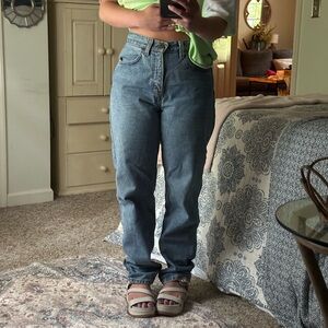 Vintage Levi’s 17560-0291. Made in the USA.100% cotton. Made Feb 1991 size 7